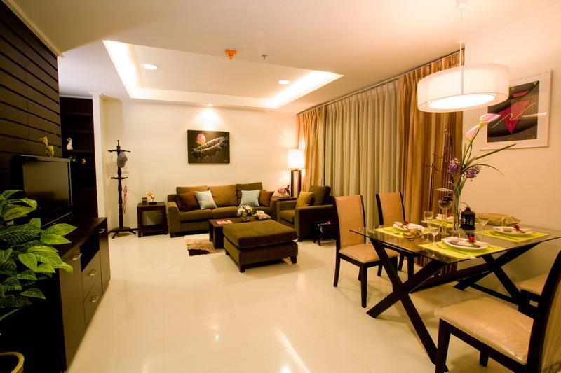 Piyathip Place Serviced