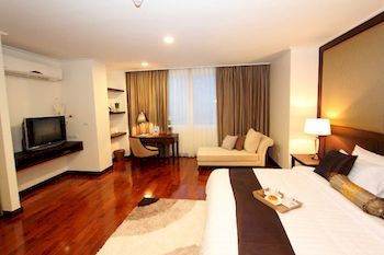 Piyathip Place Serviced Aparthotel 4*