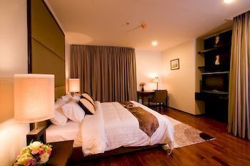 Piyathip Place Serviced Aparthotel 4*